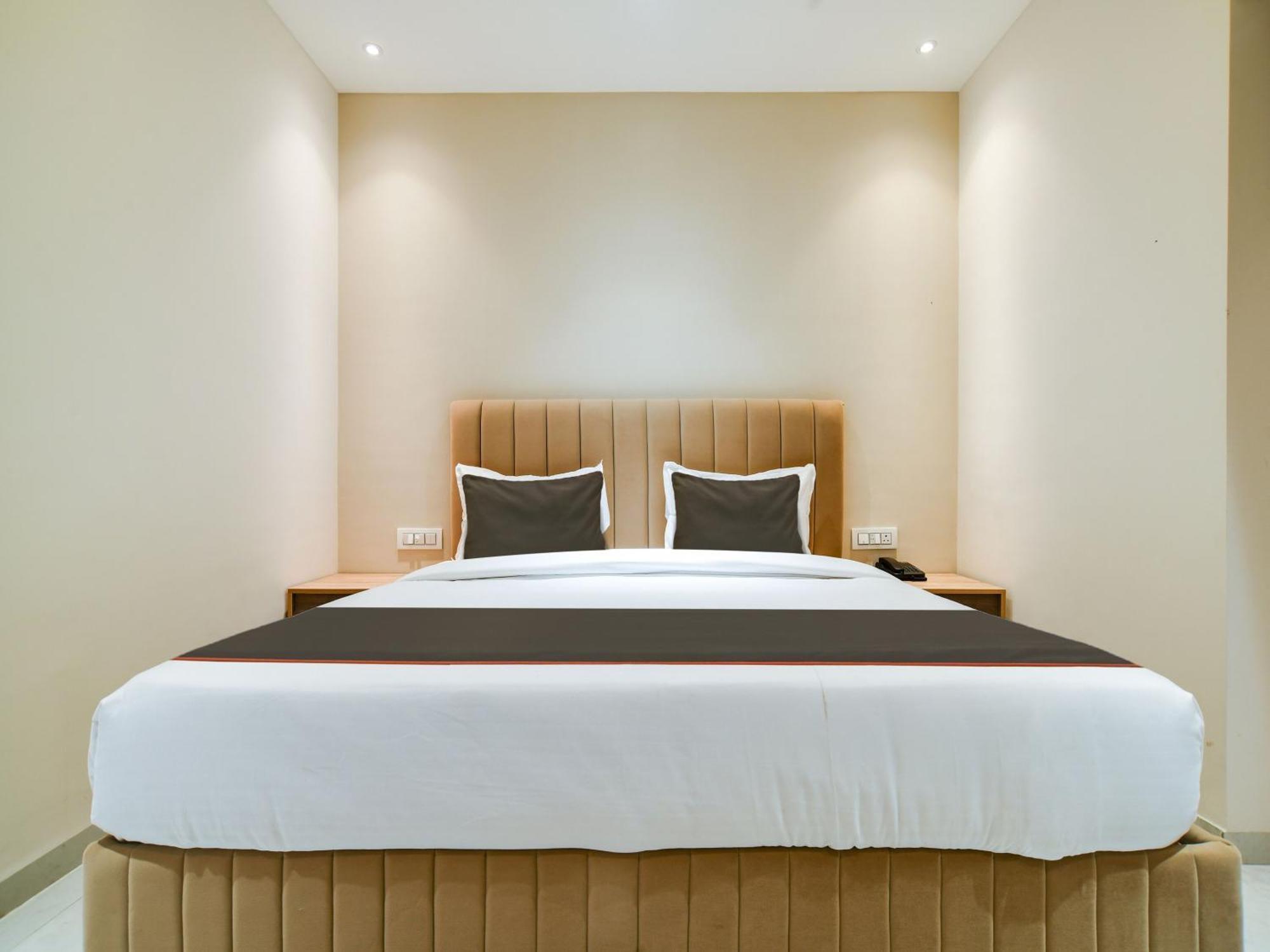 אינדורה Collection O Hotel Mint מראה חיצוני תמונה